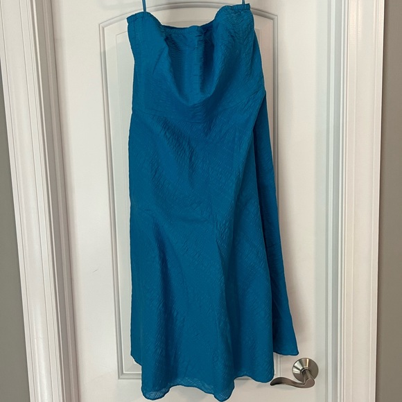 Strapless cyan blue lightweight textured dress - Picture 4 of 7